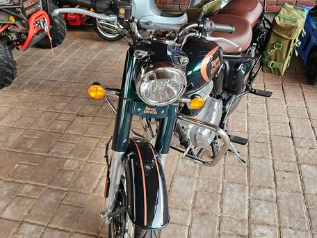 2024 Royal Enfield Classic 350, зелёный, 440000 рублей, вид 3