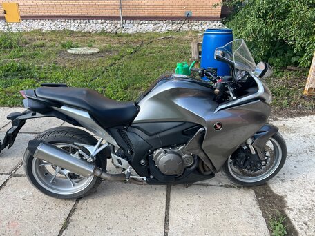 2011 Honda VFR 1200, серый, 750000 рублей, вид 3