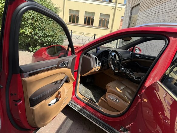 2016 Porsche Cayenne S II Рестайлинг (958), красный, 3121000 рублей - вид 8