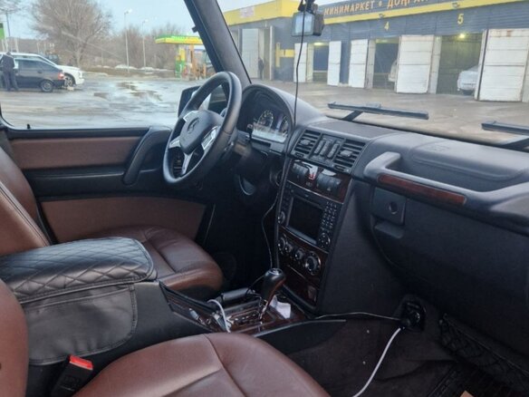 2010 Mercedes-Benz G-Класс 500 II (W463) Рестайлинг 2, чёрный, 3600000 рублей - вид 10