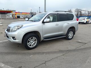 2010 Toyota Land Cruiser Prado 150 Series, серебристый, 2990000 рублей, вид 1