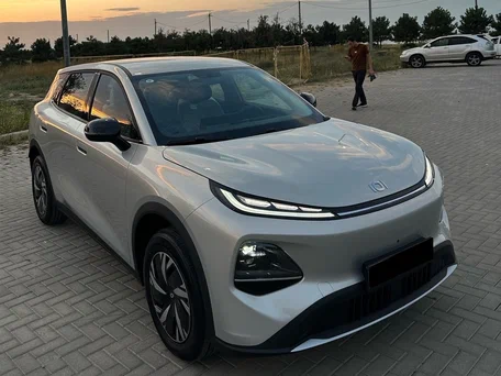 2026 Changan Qiyuan Q05 51.9 kWh II, серебристый, 2230000 рублей, вид 3