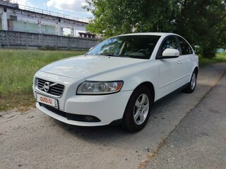 2010 Volvo S40 II Рестайлинг, белый, 700000 рублей, вид 1