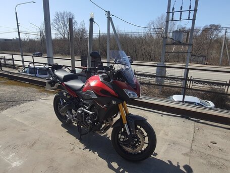 2015 Yamaha MT-09 Tracer (FJ-09), красный, 750000 рублей, вид 4