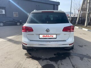 2017 Volkswagen Touareg II Рестайлинг, белый, 3100000 рублей, вид 5
