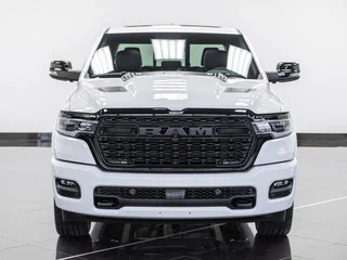 2024 Ram 1500 Crew Cab V Рестайлинг, белый, 8890000 рублей, вид 2