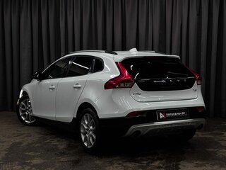 2017 Volvo V40 Cross Country I Рестайлинг, белый, 1519888 рублей, вид 3