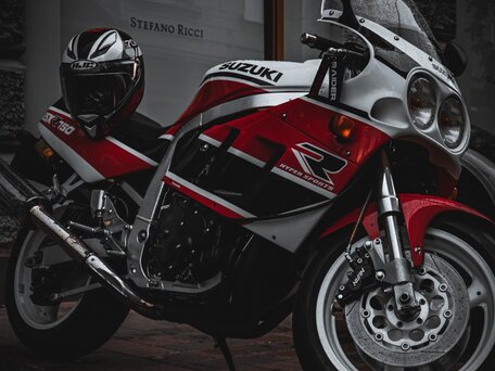 1990 Suzuki GSX-R 750, красный, 900000 рублей, вид 4