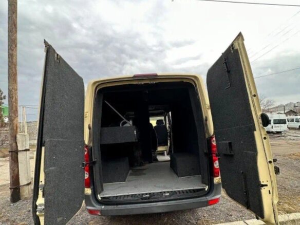 2012 Volkswagen Crafter, бежевый, 1650000 рублей - вид 5