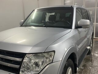 2010 Mitsubishi Pajero IV, серебристый, 2000000 рублей, вид 3
