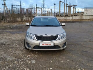 2013 Kia Rio III, бежевый, 750000 рублей, вид 4