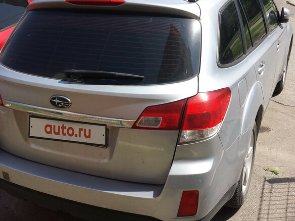 2012 Subaru Outback IV Рестайлинг, серебристый - вид 2