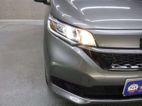 2022 Honda Freed II Рестайлинг, серебристый, 1700000 рублей, вид 3