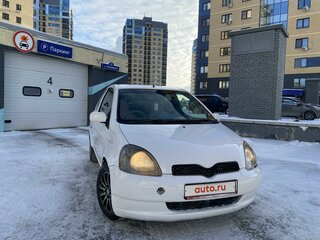2001 Toyota Vitz I (P10), белый, 325000 рублей, вид 5