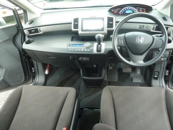2014 Honda Freed I Рестайлинг, серый, 1100000 рублей - вид 8