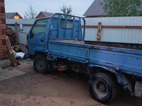 1990 Toyota Toyoace, синий, 600000 рублей, вид 1