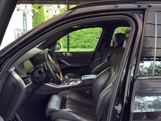 2020 BMW X5 30d IV (G05/G18), чёрный, 7000000 рублей, вид 2