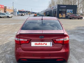2012 Kia Rio 5-speed III, красный, 650000 рублей, вид 5