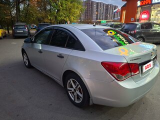2011 Chevrolet Cruze I, серебристый, 345000 рублей, вид 3