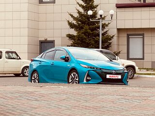 2017 Toyota Prius PHV ZVW52 IV (XW50), синий, 2200000 рублей, вид 4