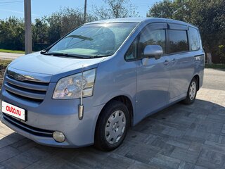 2008 Toyota Noah II (R70), голубой, 990000 рублей, вид 1