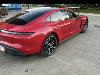2022 Porsche Taycan I, красный, 9000000 рублей, вид 3