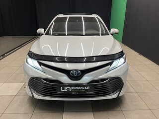 2017 Toyota Camry VIII (XV70), белый, 2490000 рублей, вид 2