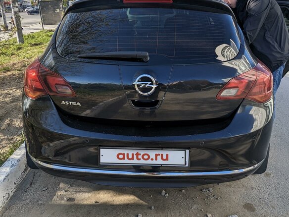 2013 Opel Astra J Рестайлинг, чёрный, 750000 рублей - вид 2