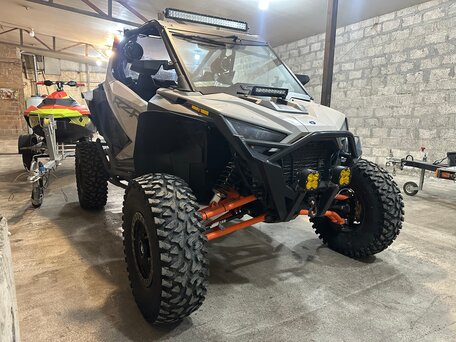 2021 Polaris RZR PRO XP, серый, 2800000 рублей, вид 3
