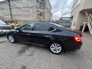 2020 Skoda Superb III Рестайлинг, чёрный, 2400000 рублей, вид 3