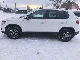 2013 Volkswagen Tiguan I Рестайлинг, белый, 1300000 рублей, вид 4