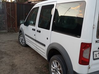 2010 Ford Tourneo Connect I Рестайлинг, белый, 700000 рублей, вид 2