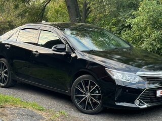 2015 Toyota Camry VII (XV50) Рестайлинг, чёрный, 2000000 рублей, вид 1