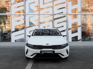 2021 Kia K5 III, белый, 2205000 рублей, вид 3