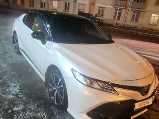 2020 Toyota Camry VIII (XV70), белый, 3500000 рублей, вид 3
