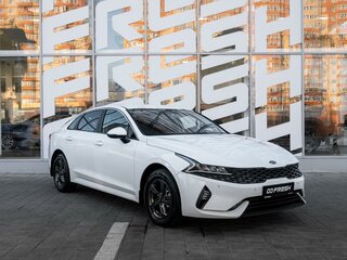 2021 Kia K5 III, белый, 2205000 рублей, вид 1