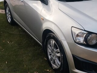 2013 Chevrolet Aveo II, серебристый, 800000 рублей, вид 5