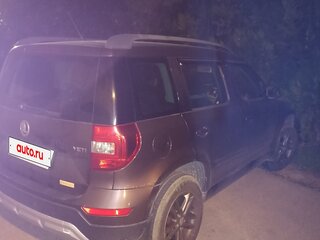 2014 Skoda Yeti I Рестайлинг, коричневый, 895000 рублей, вид 2