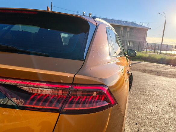 2019 Audi Q8 45 TDI I (4M), оранжевый, 6250000 рублей - вид 20