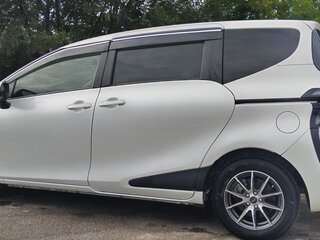 2020 Toyota Sienta II Рестайлинг, белый, 1699000 рублей, вид 5