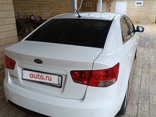 2009 Kia Cerato 4-speed II, белый, 720000 рублей, вид 3