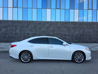 2014 Lexus ES 250 VI, белый, 2680000 рублей, вид 3
