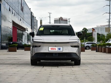 2026 Toyota bZ3X 50 kWh, золотистый, 2442000 рублей, вид 1