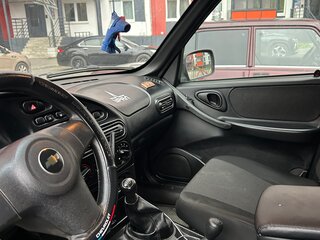 2018 Chevrolet Niva I Рестайлинг, серый, 860000 рублей, вид 2