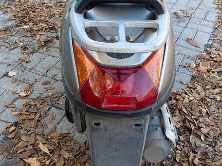 1998 Honda Lead 100, серебристый, 65000 рублей, вид 5