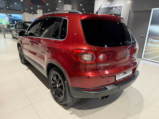 2011 Volkswagen Tiguan I, красный, 848000 рублей, вид 4