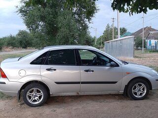 2004 Ford Focus I Рестайлинг, серебристый, 270000 рублей, вид 2