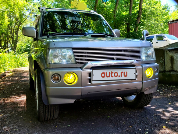 2004 Mitsubishi Pajero Mini II, серебристый - вид 2