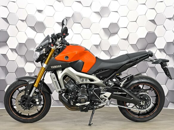 2014 Yamaha MT-09 (FZ-09), оранжевый, 727000 рублей - вид 3