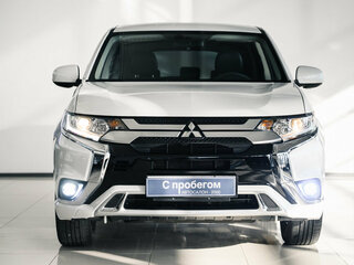 2022 Mitsubishi Outlander III Рестайлинг 3, белый, 2650000 рублей, вид 2